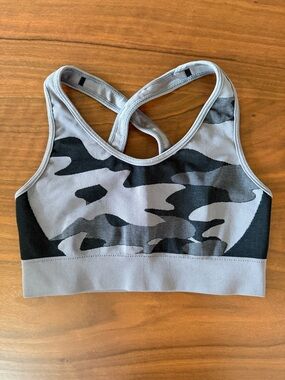 Koral Gray & Black Camo Sports Bra small